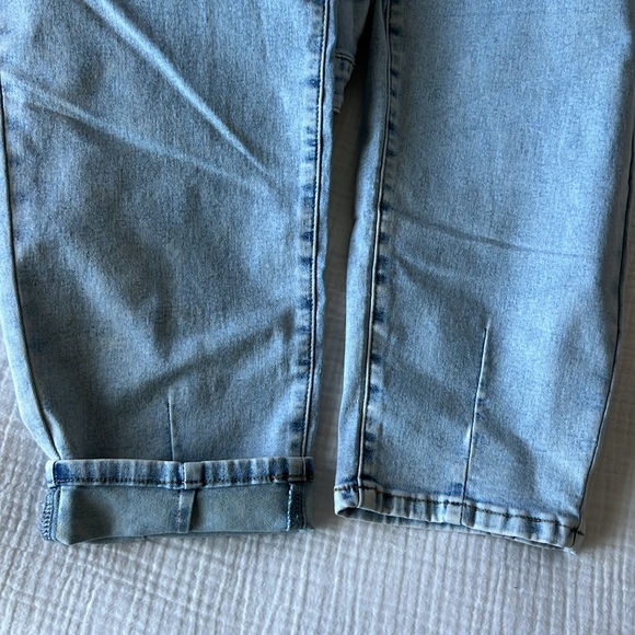 Women's Light Blue Boyfriend Jeans - Picture 10 of 15